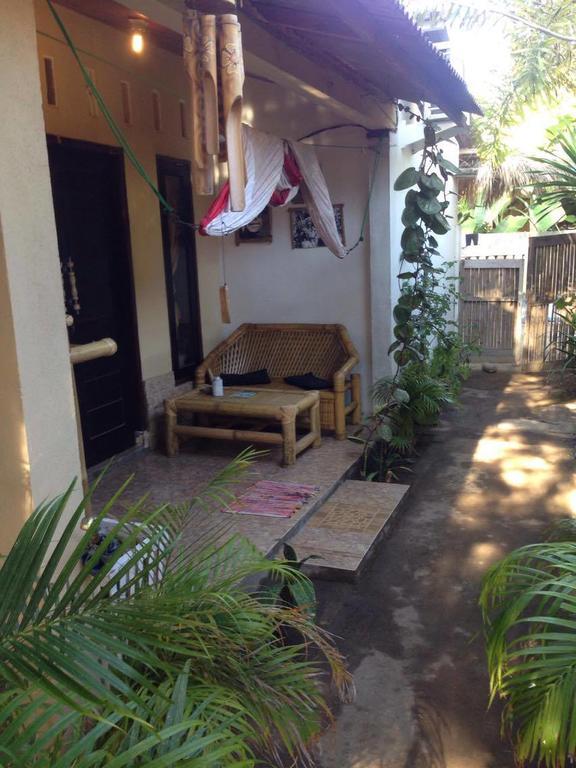 Three Little Birds Homestay Gili Trawangan Esterno foto