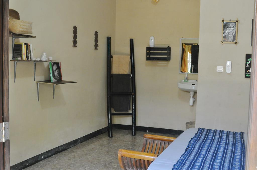 Three Little Birds Homestay Gili Trawangan Esterno foto
