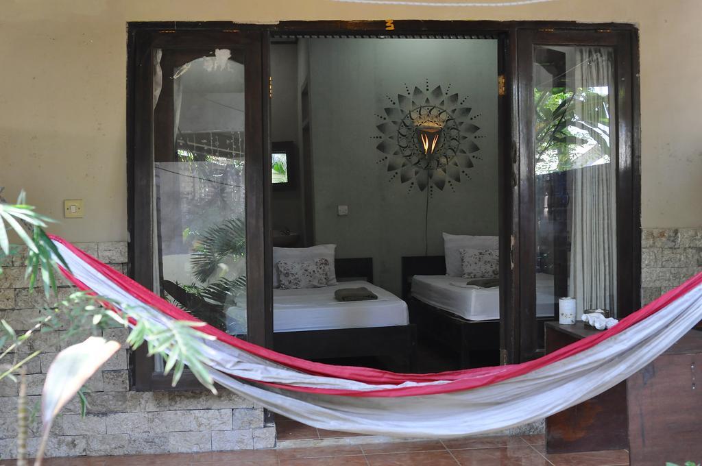 Three Little Birds Homestay Gili Trawangan Esterno foto