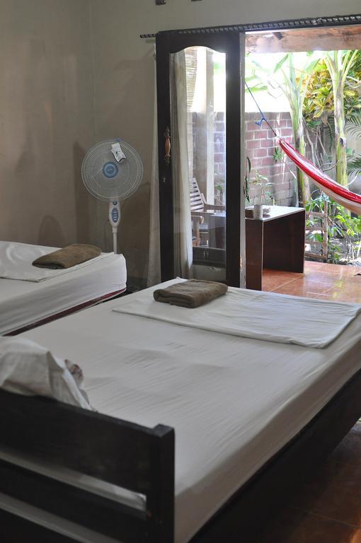 Three Little Birds Homestay Gili Trawangan Esterno foto