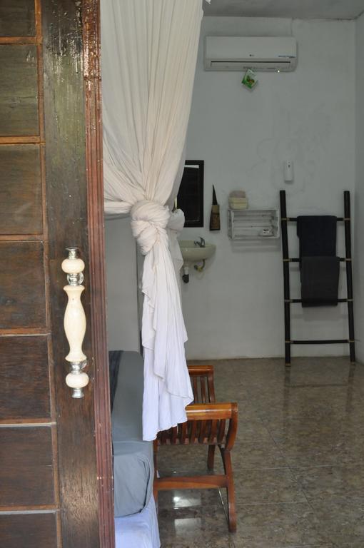 Three Little Birds Homestay Gili Trawangan Esterno foto