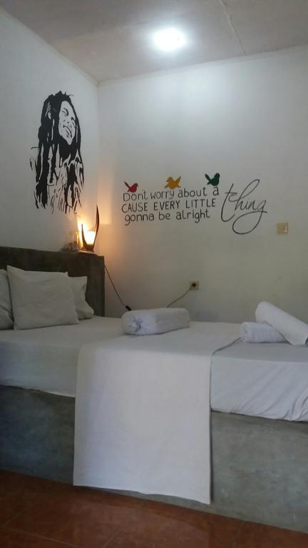 Three Little Birds Homestay Gili Trawangan Esterno foto